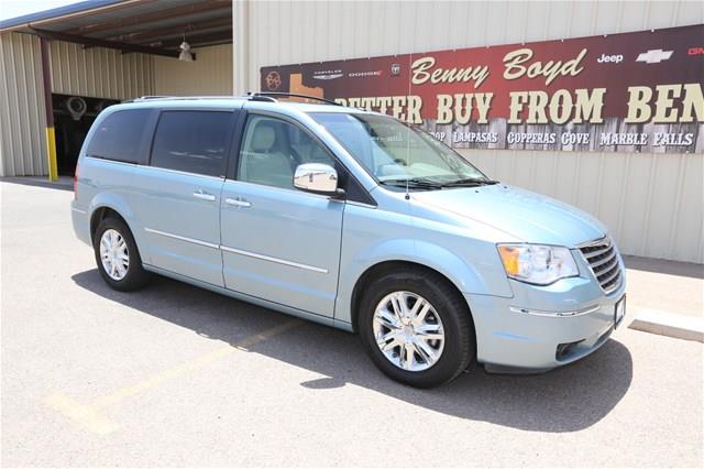 Chrysler Town and Country 2008 photo 27