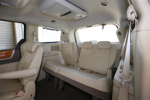Chrysler Town and Country 2008 photo 4