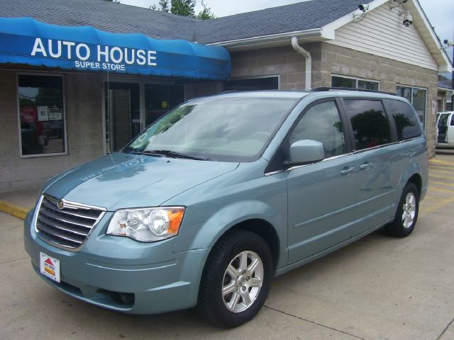 Chrysler Town and Country 2008 photo 3