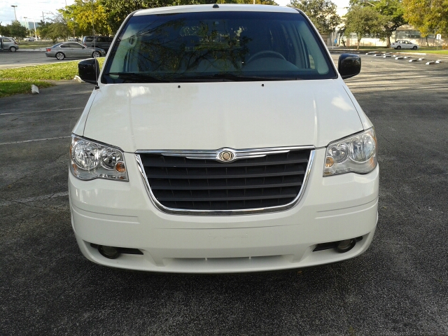 Chrysler Town and Country 3.5 MiniVan