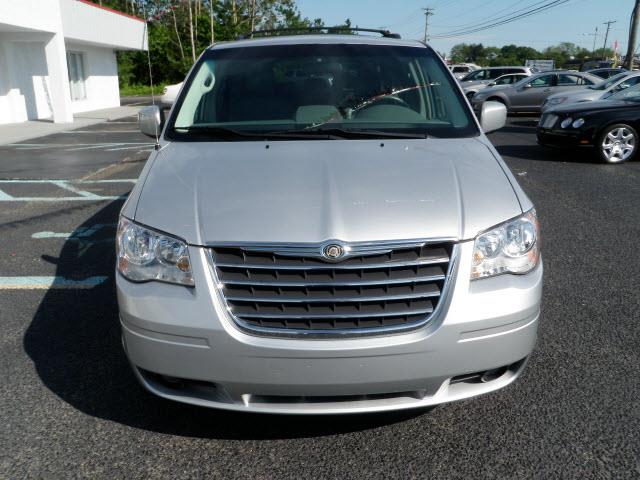 Chrysler Town and Country 2008 photo 11