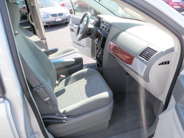 Chrysler Town and Country 2008 photo 18