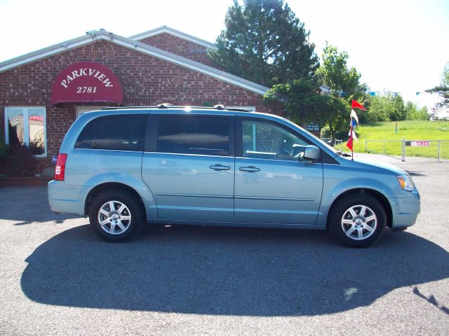 Chrysler Town and Country 2008 photo 3
