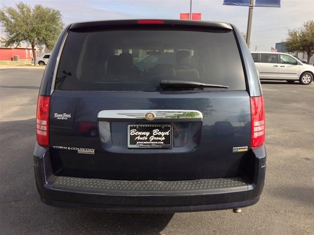 Chrysler Town and Country 2008 photo 4