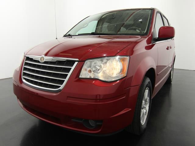 Chrysler Town and Country 2008 photo 1