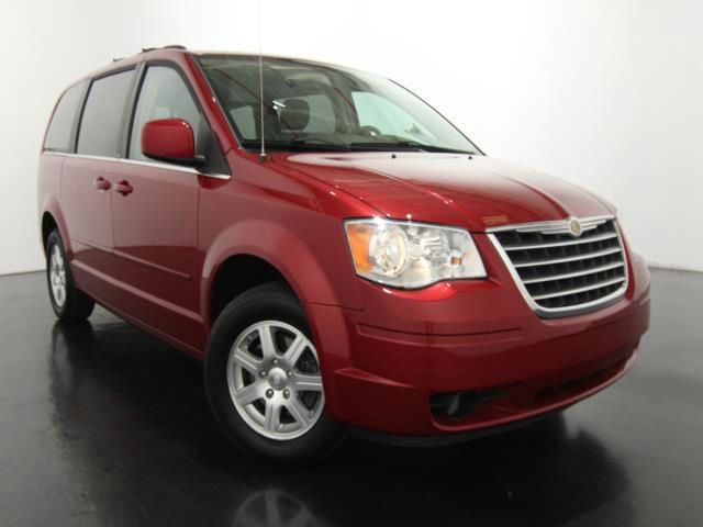 Chrysler Town and Country 2008 photo 3
