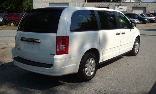 Chrysler Town and Country 2008 photo 1