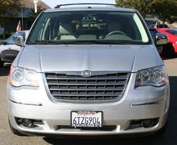 Chrysler Town and Country 2008 photo 3