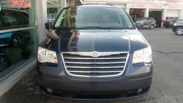 Chrysler Town and Country 2008 photo 1