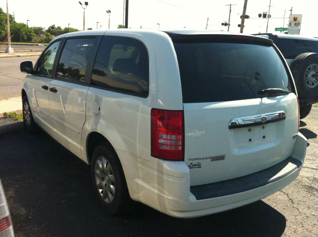 Chrysler Town and Country 2008 photo 1