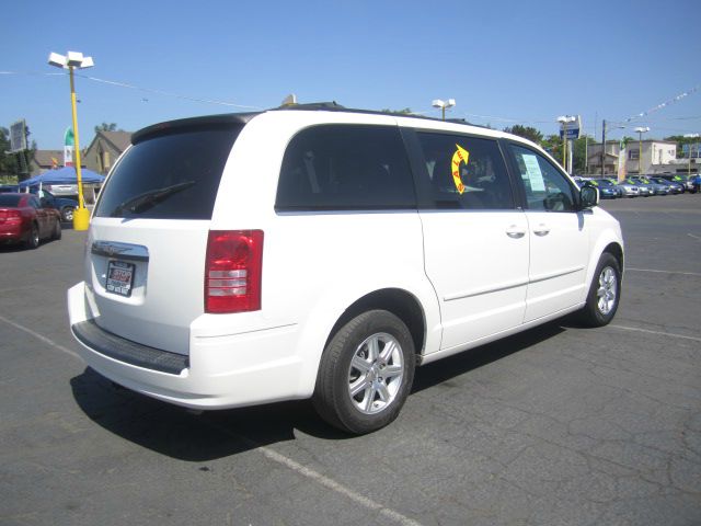 Chrysler Town and Country 3.5 MiniVan