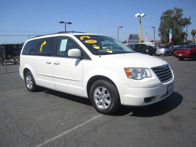 Chrysler Town and Country 2008 photo 1