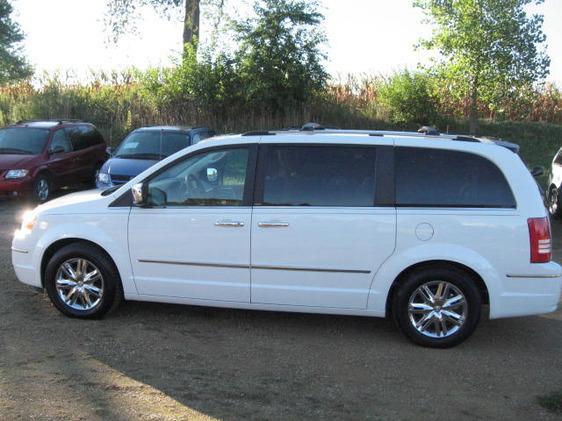 Chrysler Town and Country 2008 photo 13