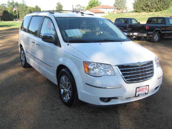 Chrysler Town and Country 2008 photo 16