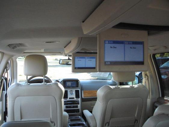 Chrysler Town and Country 2008 photo 6