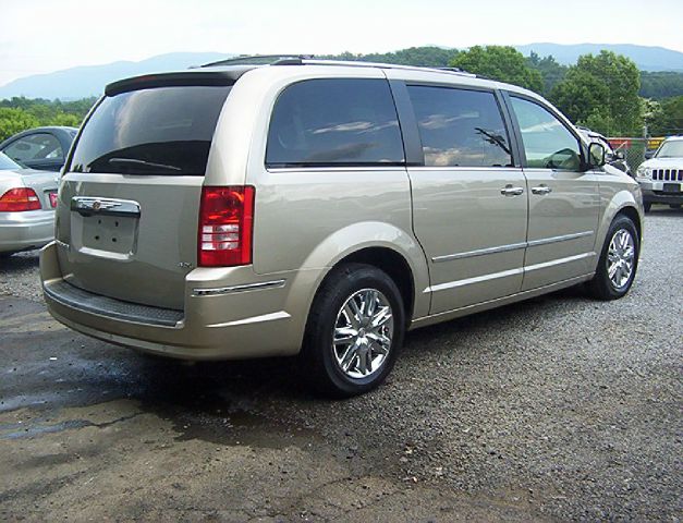 Chrysler Town and Country 2008 photo 4
