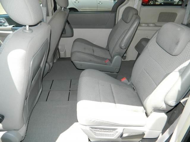 Chrysler Town and Country 2008 photo 13
