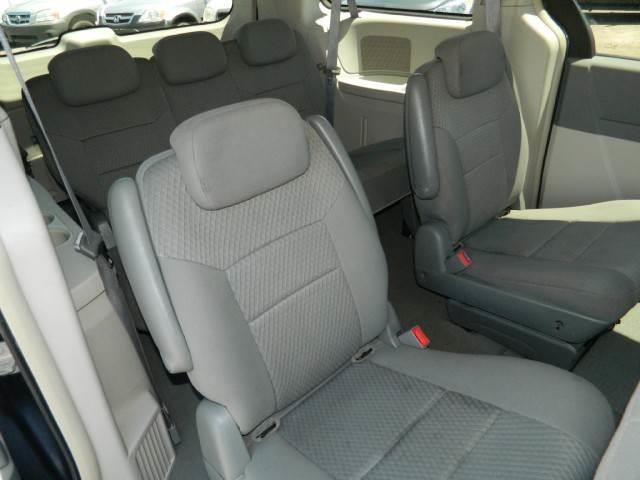 Chrysler Town and Country 2008 photo 14