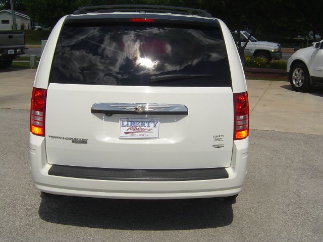 Chrysler Town and Country 3.5 MiniVan