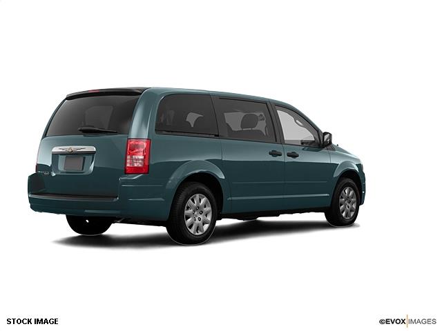 Chrysler Town and Country 2008 photo 3