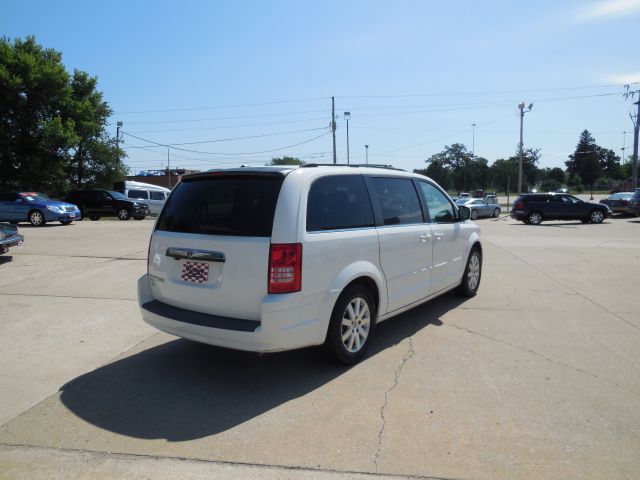 Chrysler Town and Country 2008 photo 4