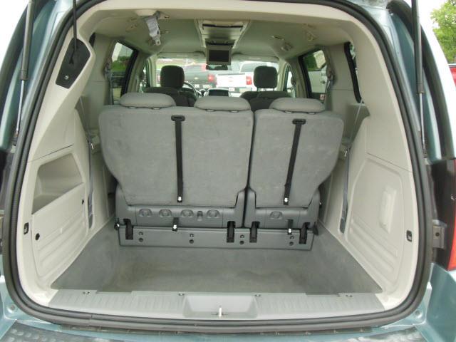 Chrysler Town and Country 2008 photo 4