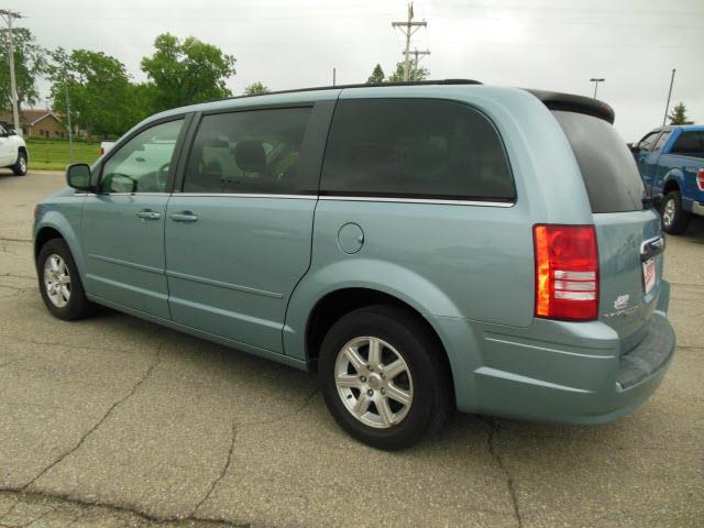 Chrysler Town and Country 2008 photo 9