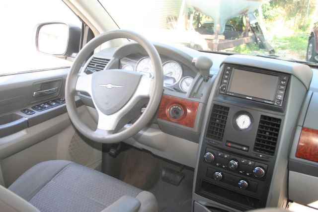 Chrysler Town and Country 2008 photo 1