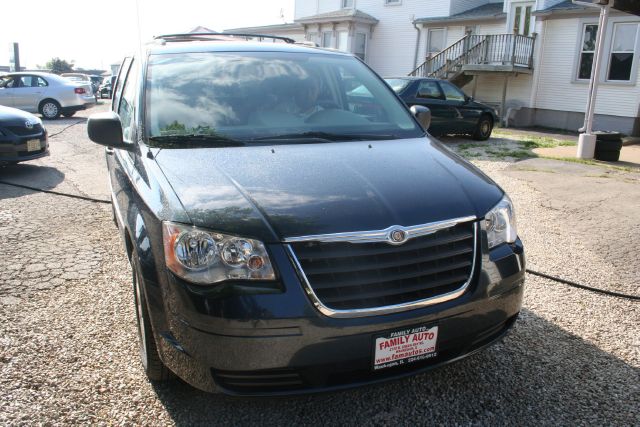 Chrysler Town and Country 2008 photo 3