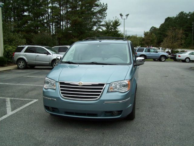 Chrysler Town and Country 2008 photo 2
