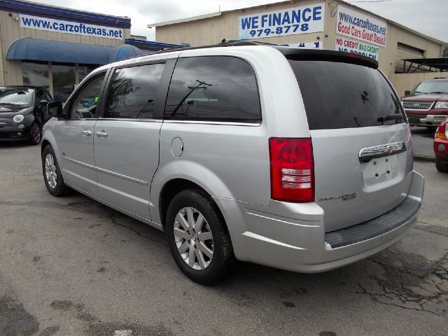 Chrysler Town and Country 3.5 MiniVan