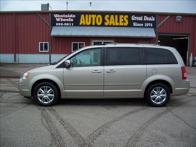 Chrysler Town and Country 2008 photo 10