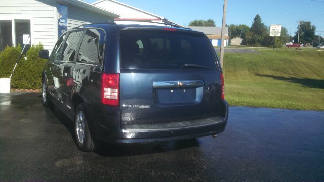 Chrysler Town and Country 3.5 MiniVan