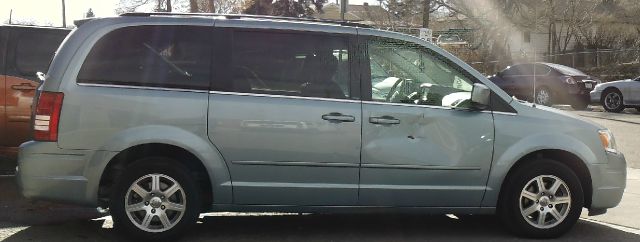 Chrysler Town and Country 3.5 MiniVan