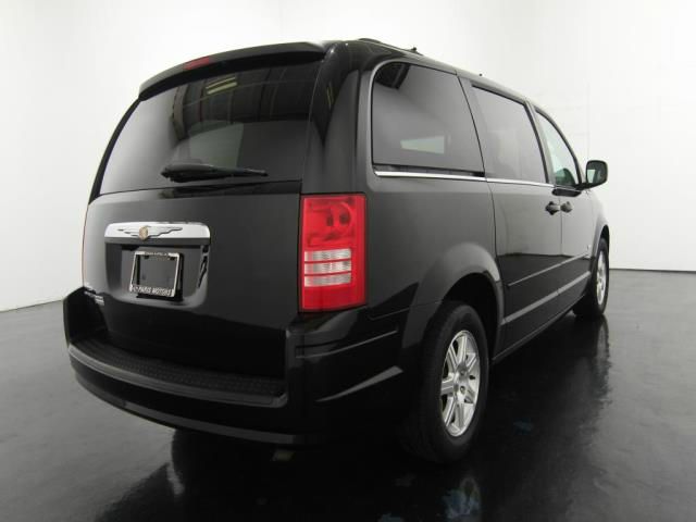 Chrysler Town and Country 2008 photo 15