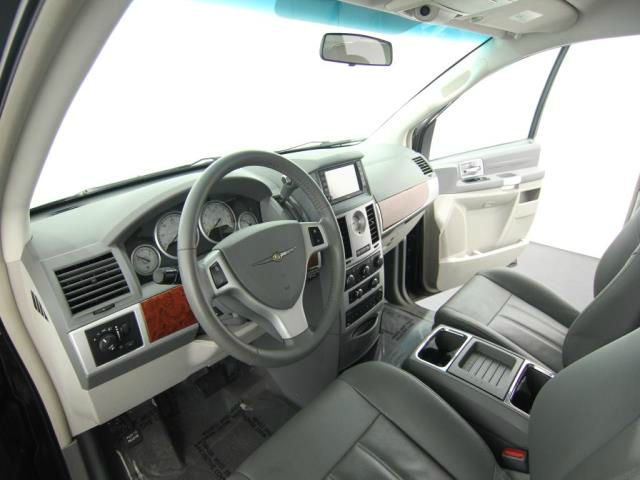 Chrysler Town and Country 2008 photo 19