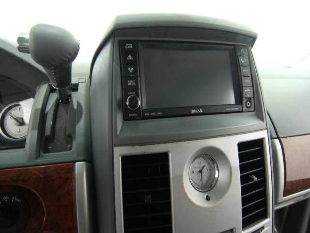 Chrysler Town and Country 2008 photo 20