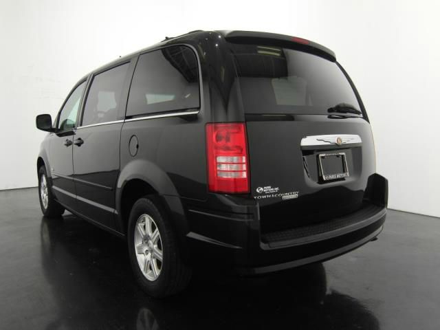 Chrysler Town and Country 2008 photo 27