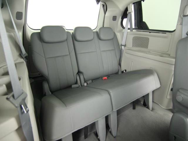 Chrysler Town and Country 2008 photo 4