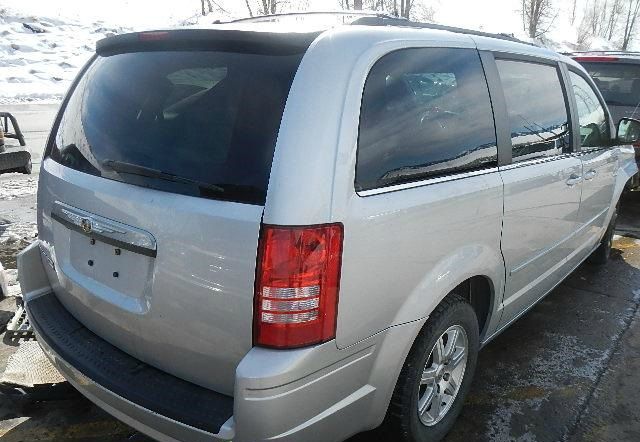 Chrysler Town and Country 2008 photo 13