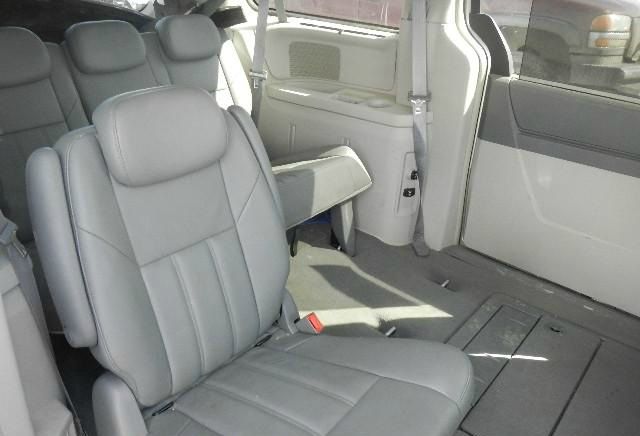 Chrysler Town and Country 2008 photo 3