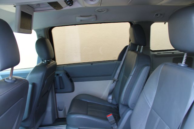 Chrysler Town and Country 2008 photo 14