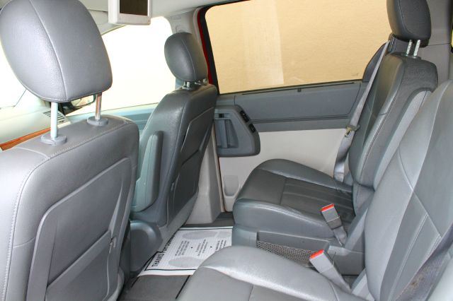 Chrysler Town and Country 2008 photo 16