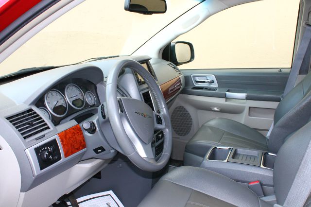 Chrysler Town and Country 2008 photo 6