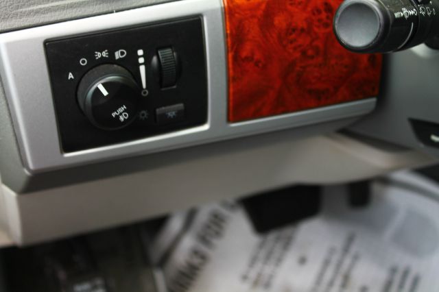 Chrysler Town and Country 2008 photo 7