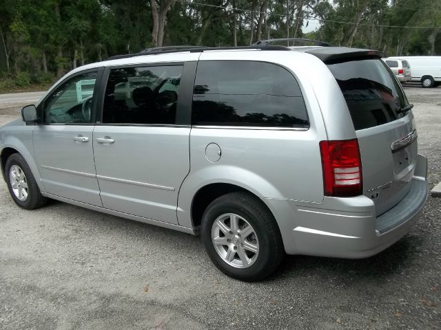 Chrysler Town and Country 2008 photo 3