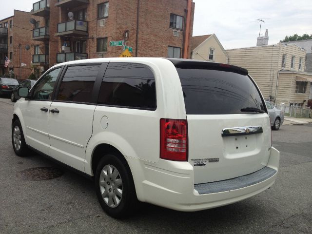 Chrysler Town and Country 2008 photo 3