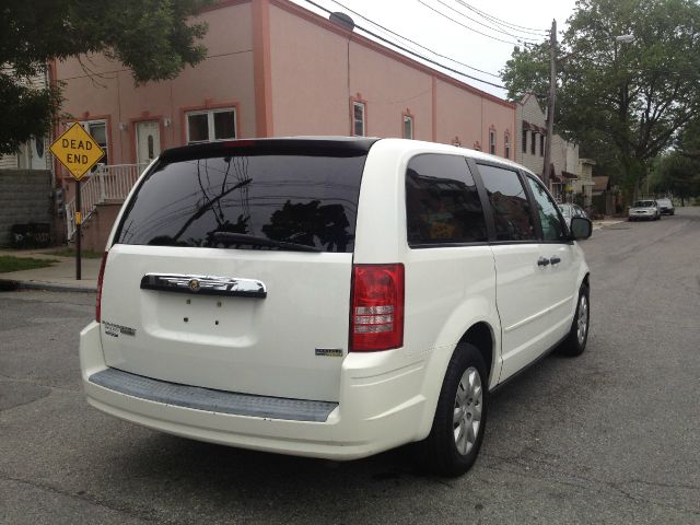 Chrysler Town and Country 2008 photo 4