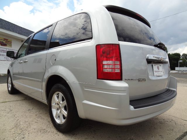 Chrysler Town and Country 2008 photo 4