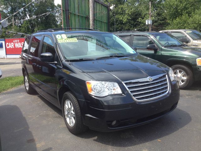 Chrysler Town and Country 2008 photo 3